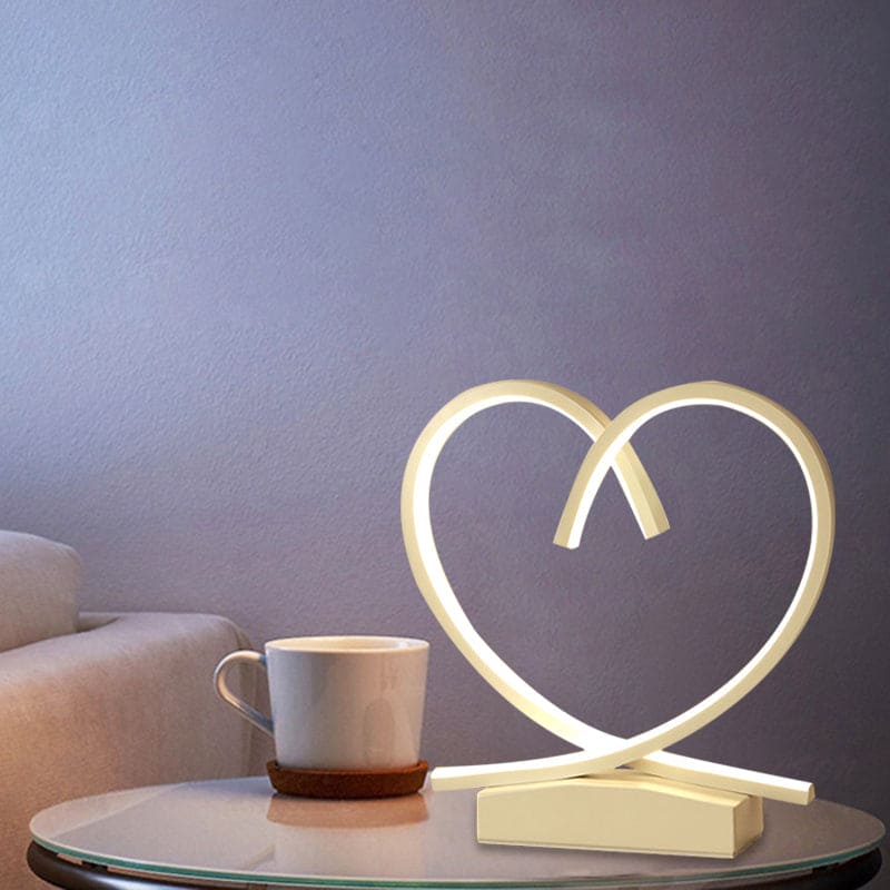 Charming Wooden Bedside Lamp with Heart Design - HeartTable