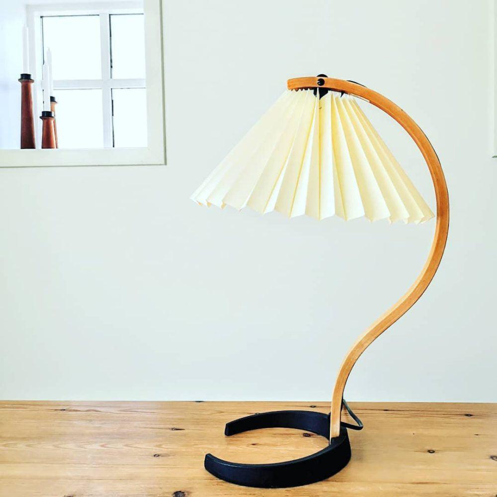 Refined Indoor Table Lamp for Cozy Ambiance - IndoTable