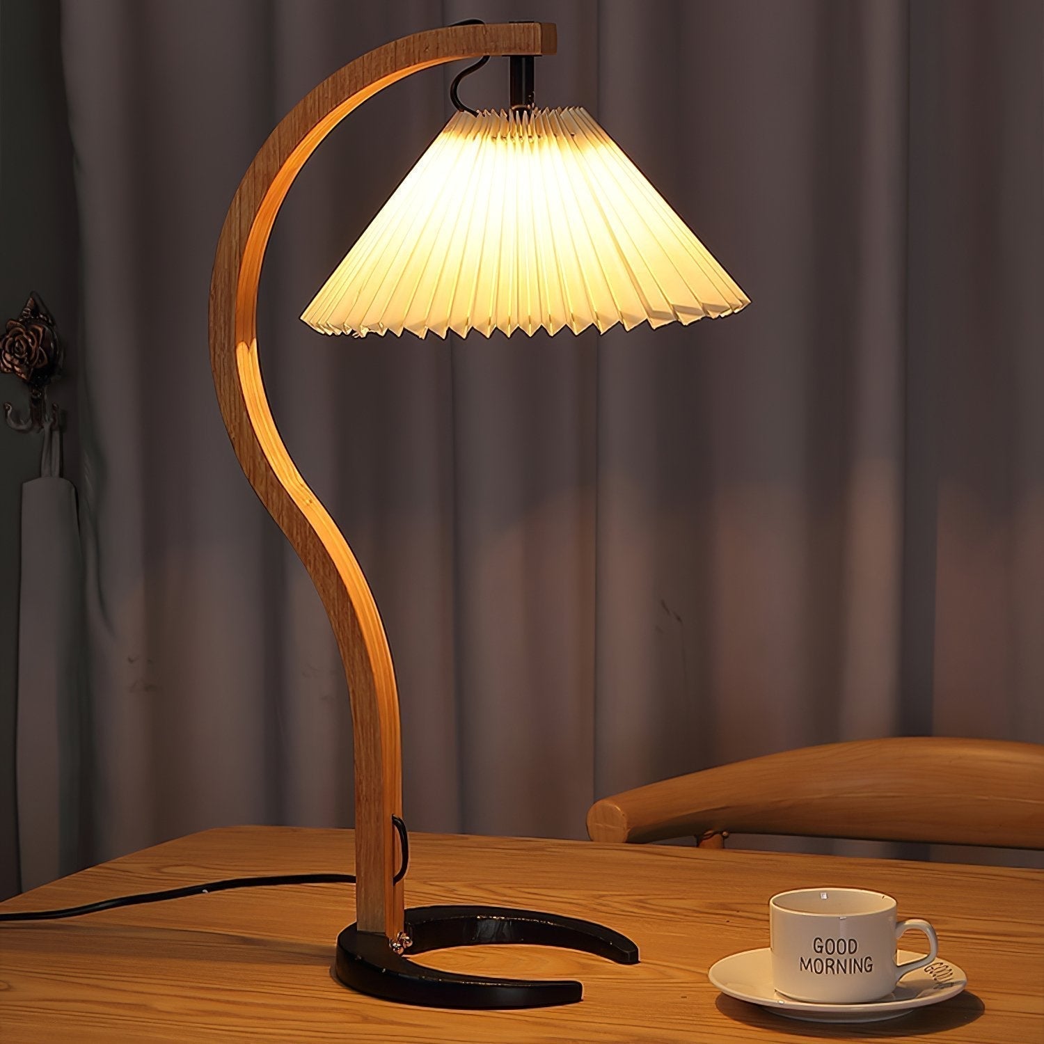 Refined Indoor Table Lamp for Cozy Ambiance - IndoTable