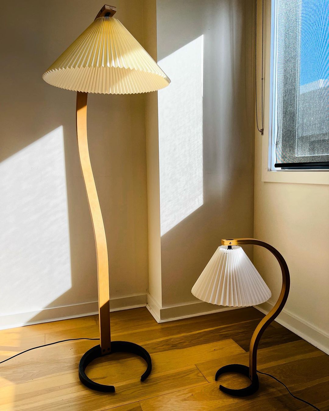 Refined Indoor Table Lamp for Cozy Ambiance - IndoTable