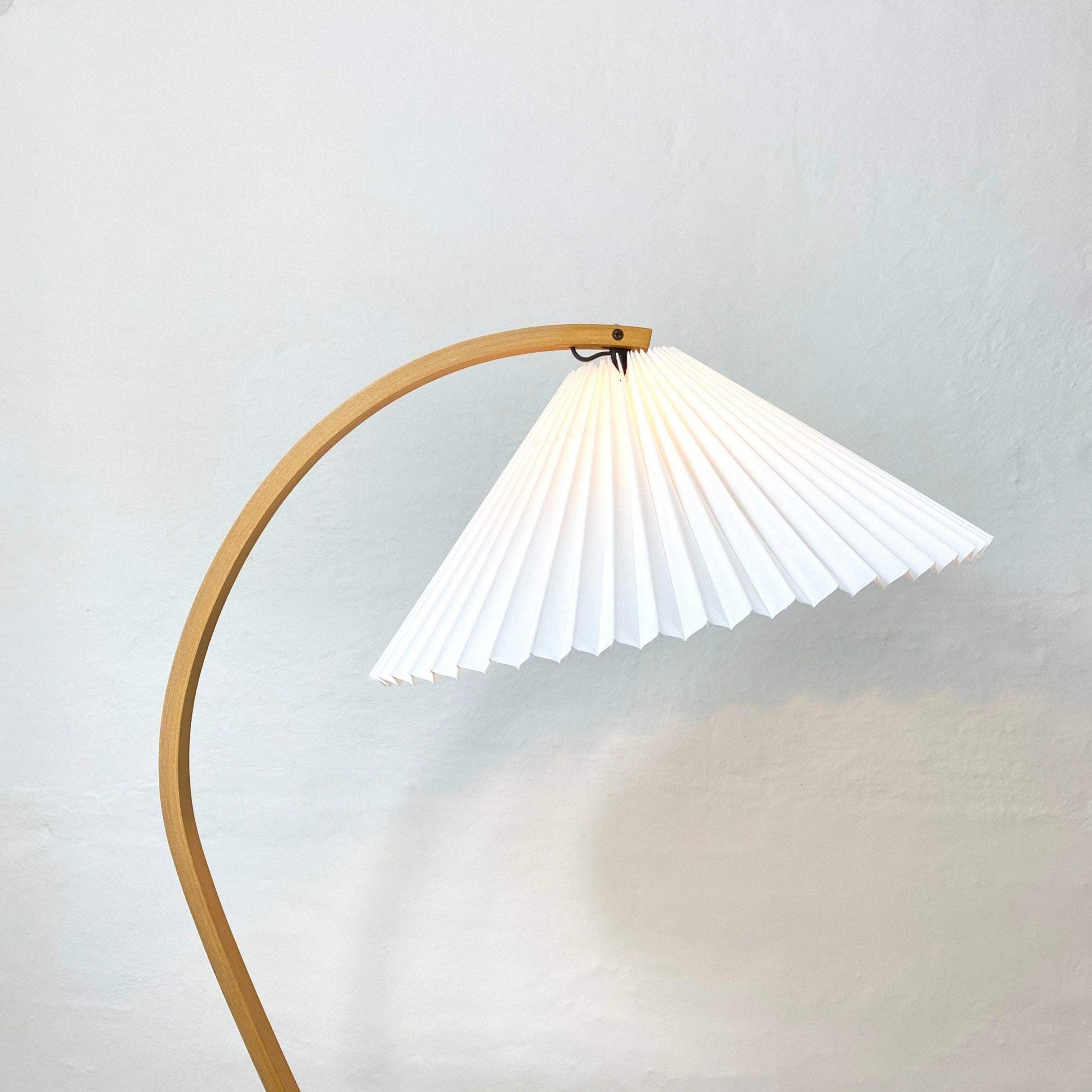 Refined Indoor Table Lamp for Cozy Ambiance - IndoTable
