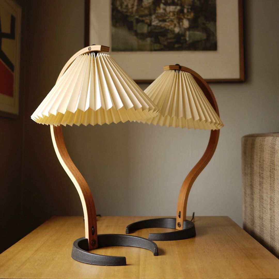 Refined Indoor Table Lamp for Cozy Ambiance - IndoTable