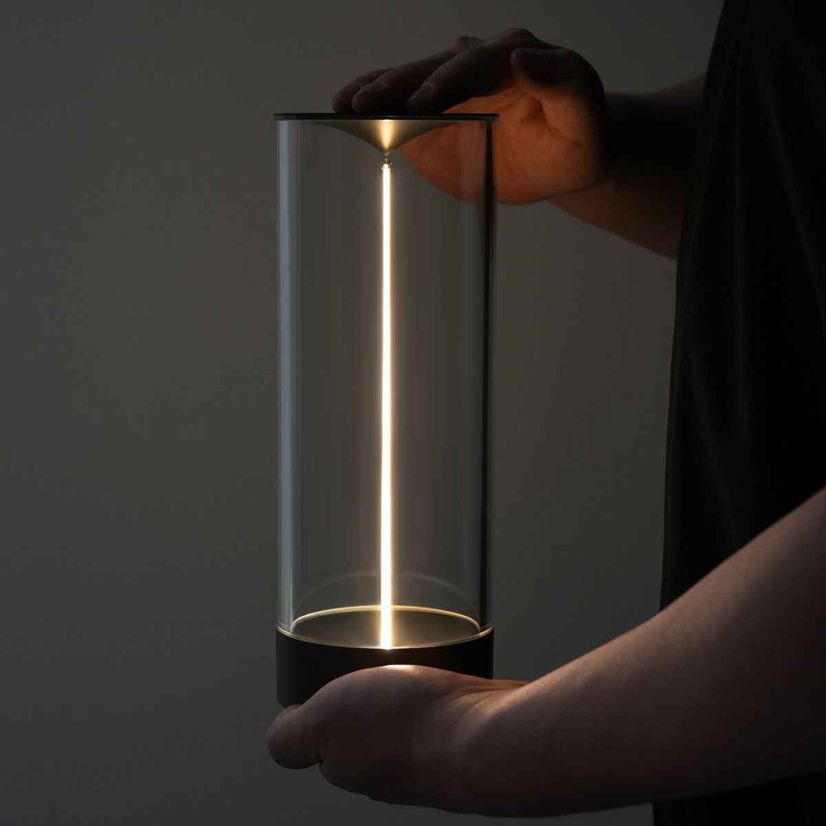 Sleek & Modern Table Lamp for a Sophisticated Glow - ModernTable