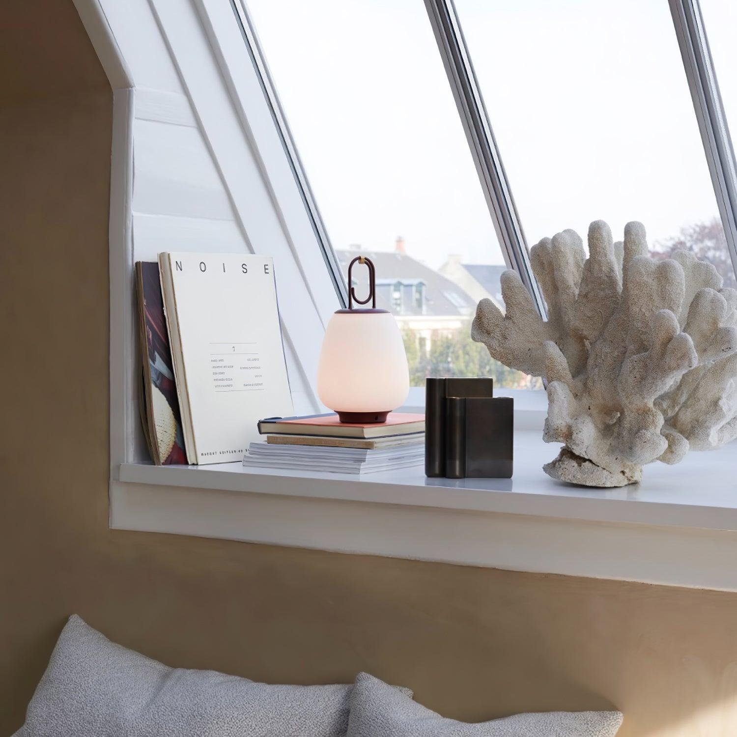 Stylish LED Lantern with Rechargeable Battery for Cozy Indoor & Outdoor Ambiance - LanternTable
