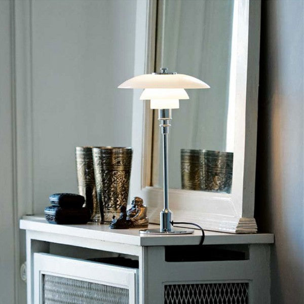 Sleek Metal Table Lamp for Modern Home Ambiance - MetalTable