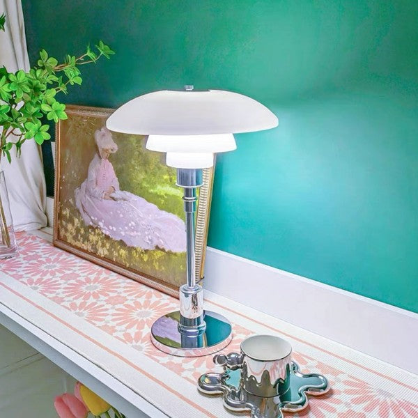 Sleek Metal Table Lamp for Modern Home Ambiance - MetalTable