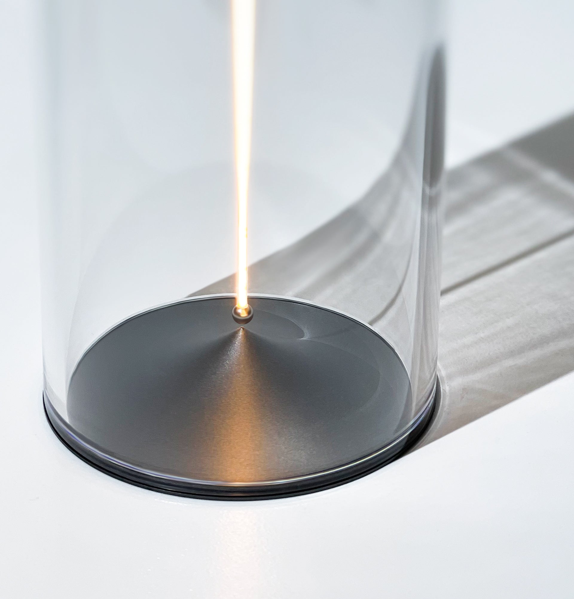 Sleek & Modern Table Lamp for a Sophisticated Glow - ModernTable