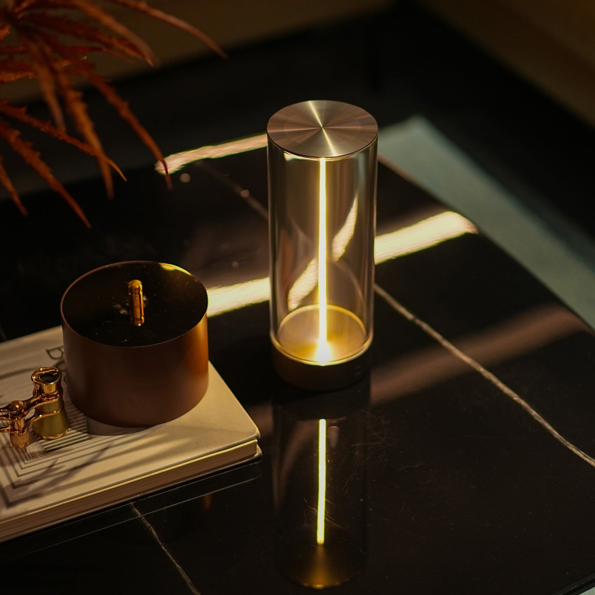 Sleek & Modern Table Lamp for a Sophisticated Glow - ModernTable
