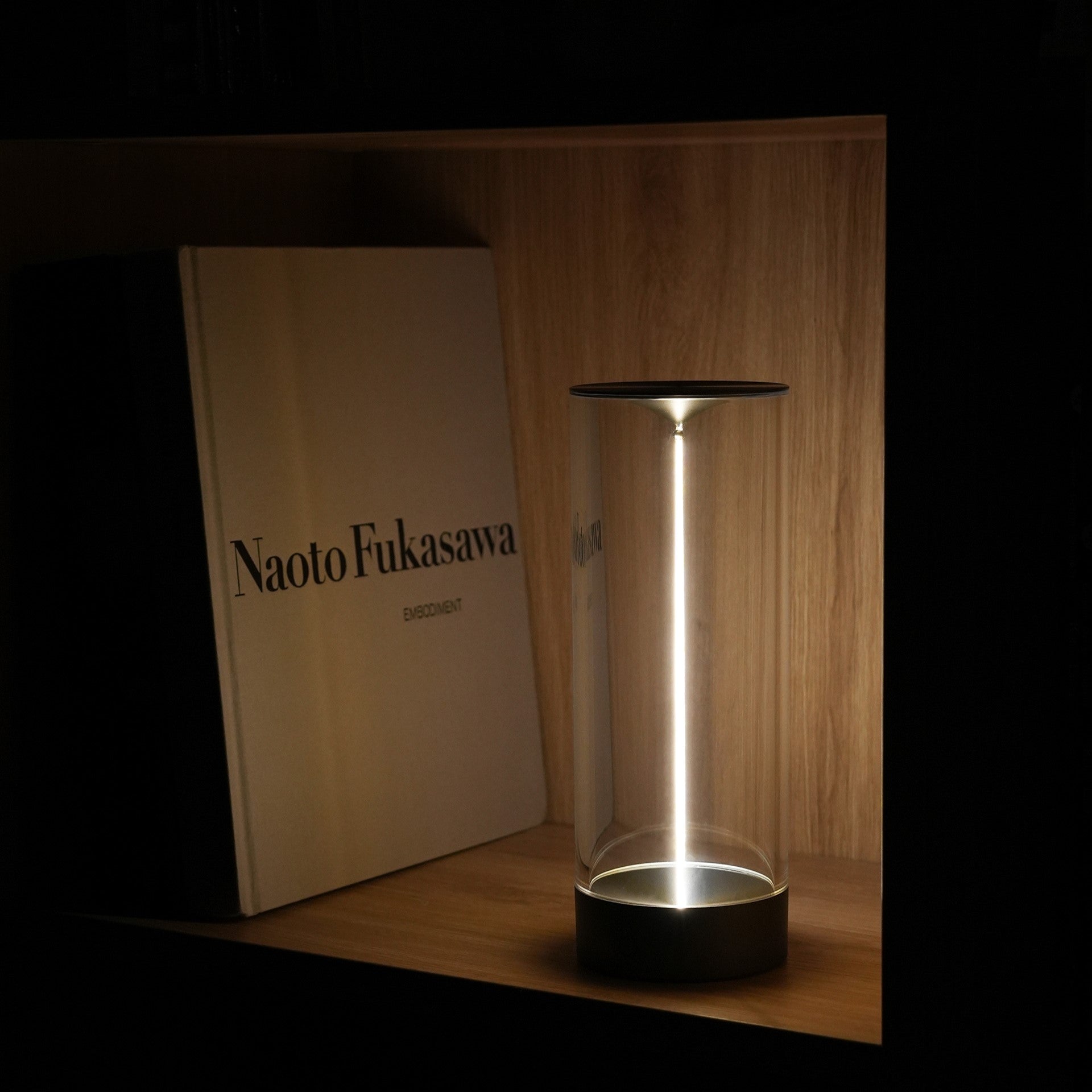 Sleek & Modern Table Lamp for a Sophisticated Glow - ModernTable