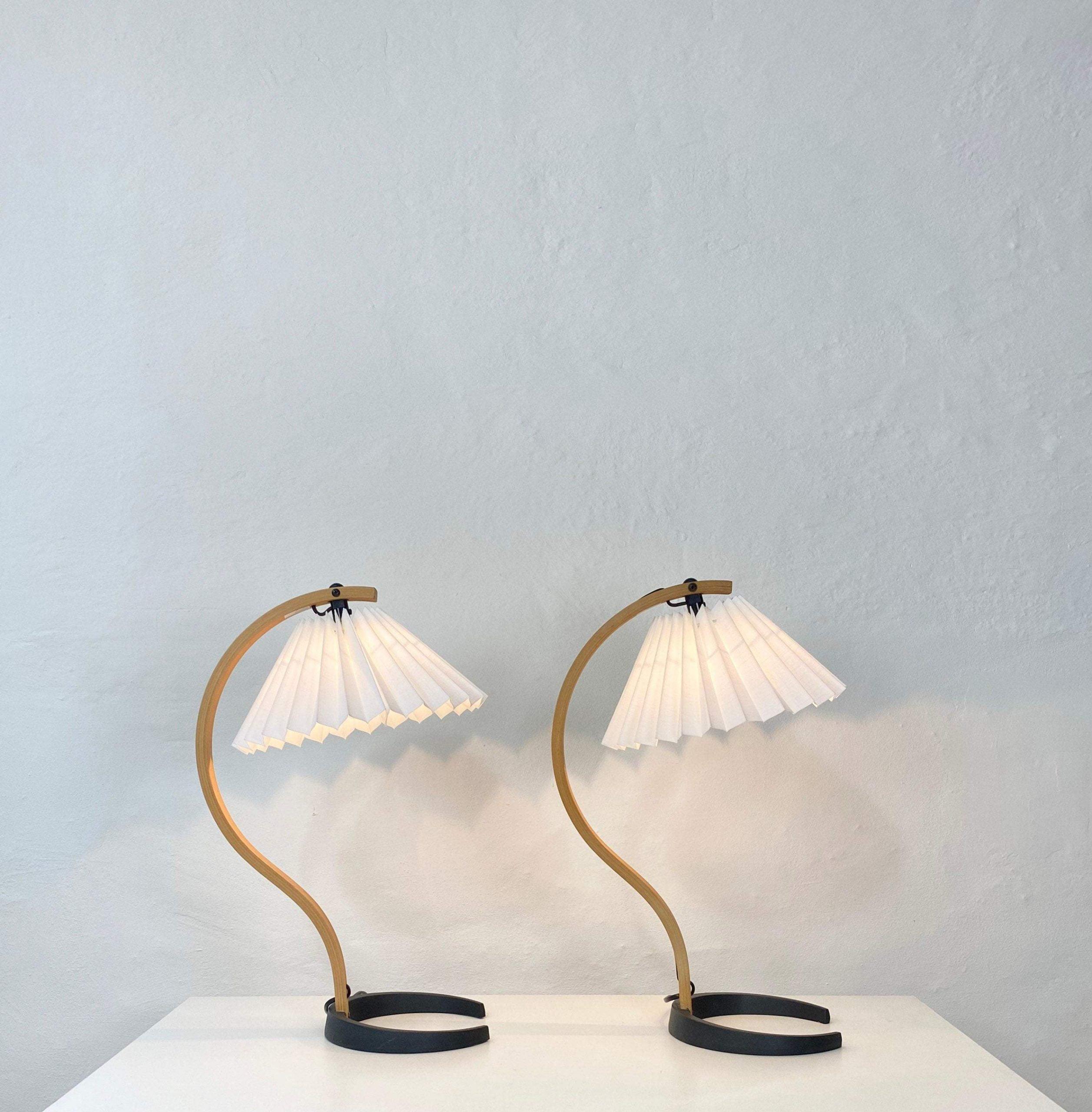 Refined Indoor Table Lamp for Cozy Ambiance - IndoTable