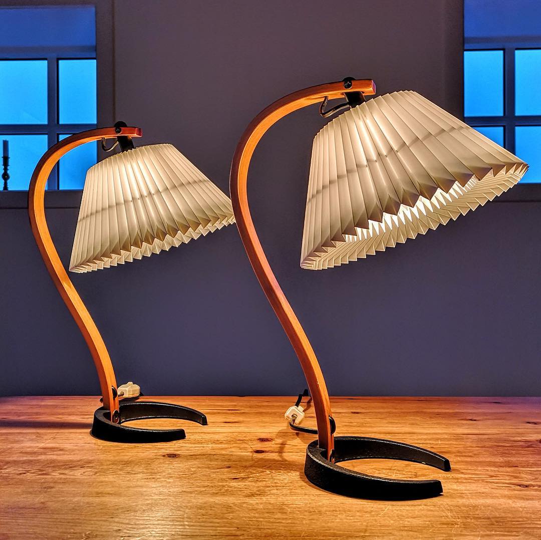 Refined Indoor Table Lamp for Cozy Ambiance - IndoTable