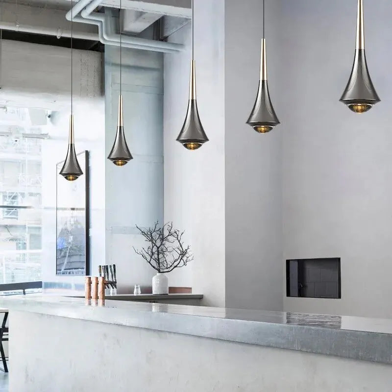 Elegant Silver-Plated Pendant Lamp for a Stunning Home Ambiance - SilverDrop