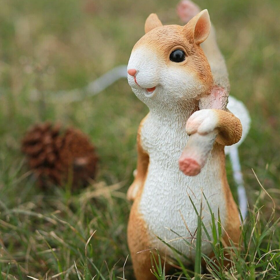 Adorable Squirrel Night Light for a Cozy Ambiance - NightTable