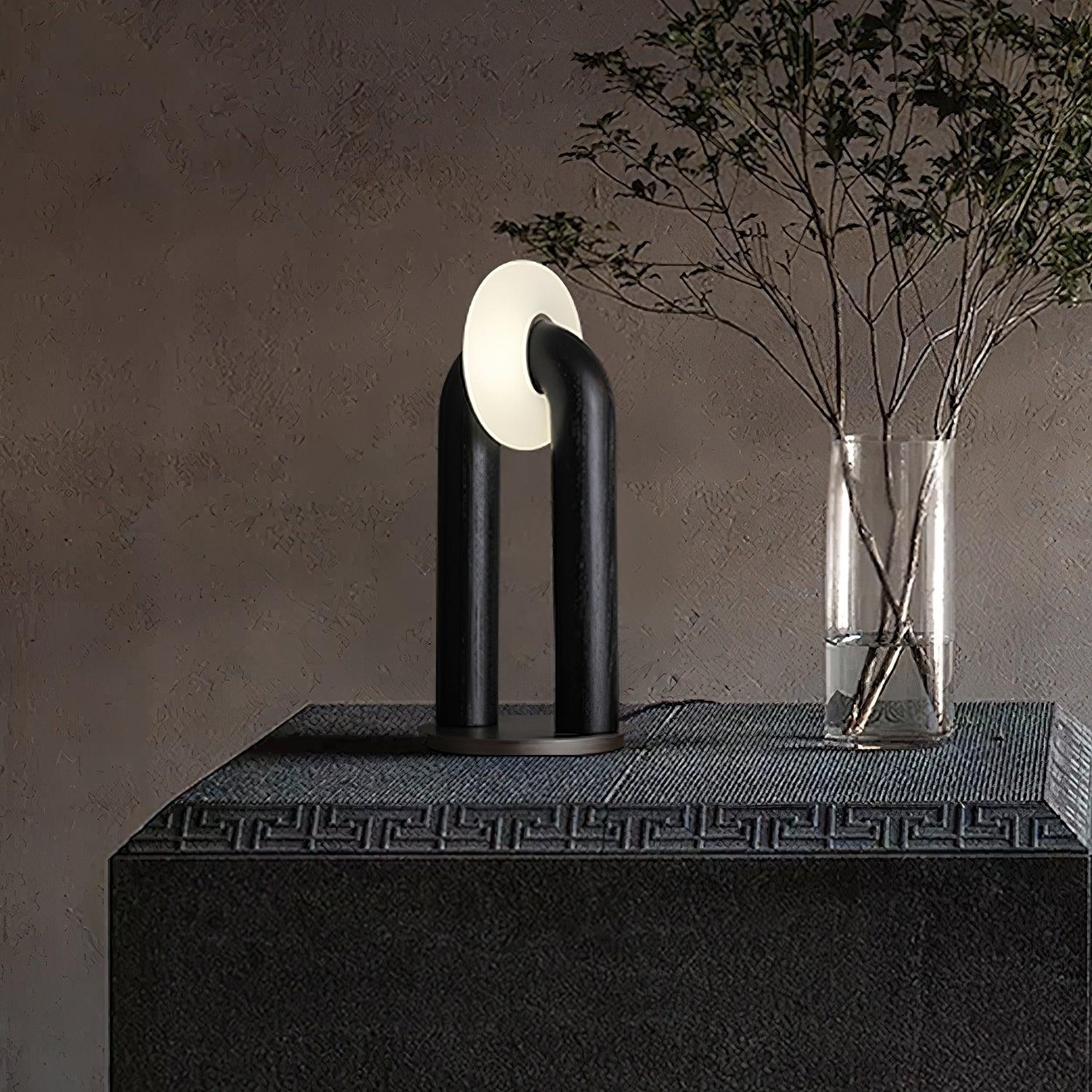 Sleek & Stylish Wireless Table Lamp for Any Space - SpaceTable
