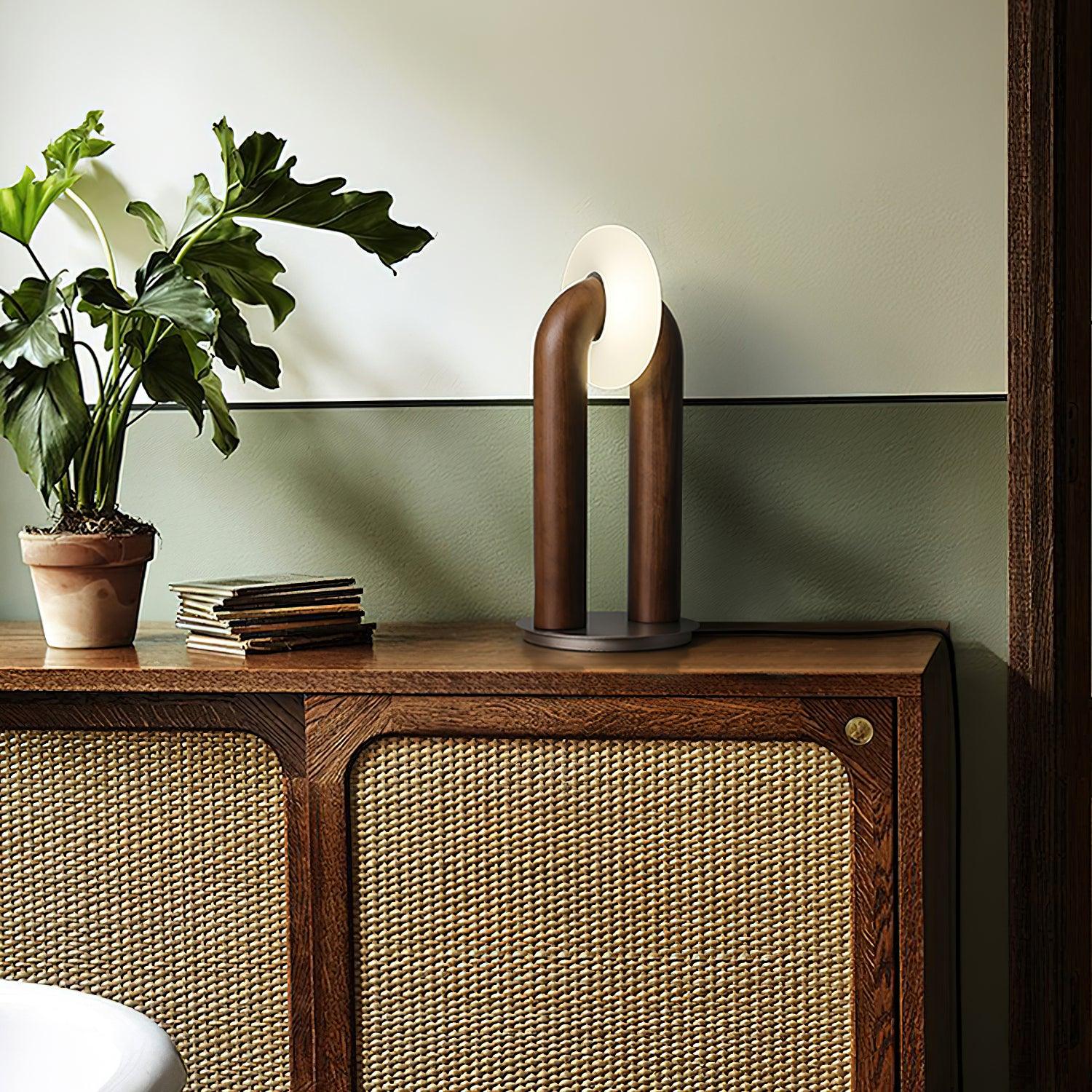 Sleek & Stylish Wireless Table Lamp for Any Space - SpaceTable
