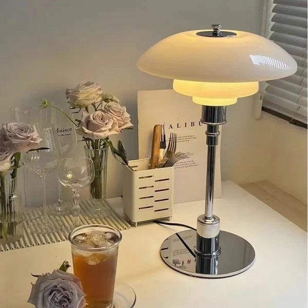 Sleek Metal Table Lamp for Modern Home Ambiance - MetalTable